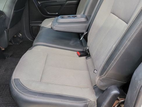 Used 2017 Nissan Titan S image 22