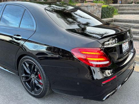 Used 2018 Mercedes-Benz E 63 AMG S image 12