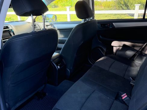 Used 2019 Subaru Outback 2.5i image 11