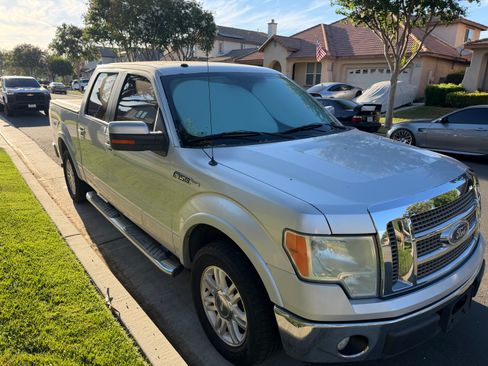 Used 2010 Ford F150 Lariat RWD image 2