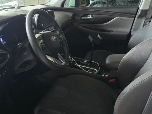 Used 2019 Hyundai Santa Fe SE image 8