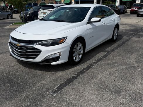 Used 2019 Chevrolet Malibu LT FWD image 1