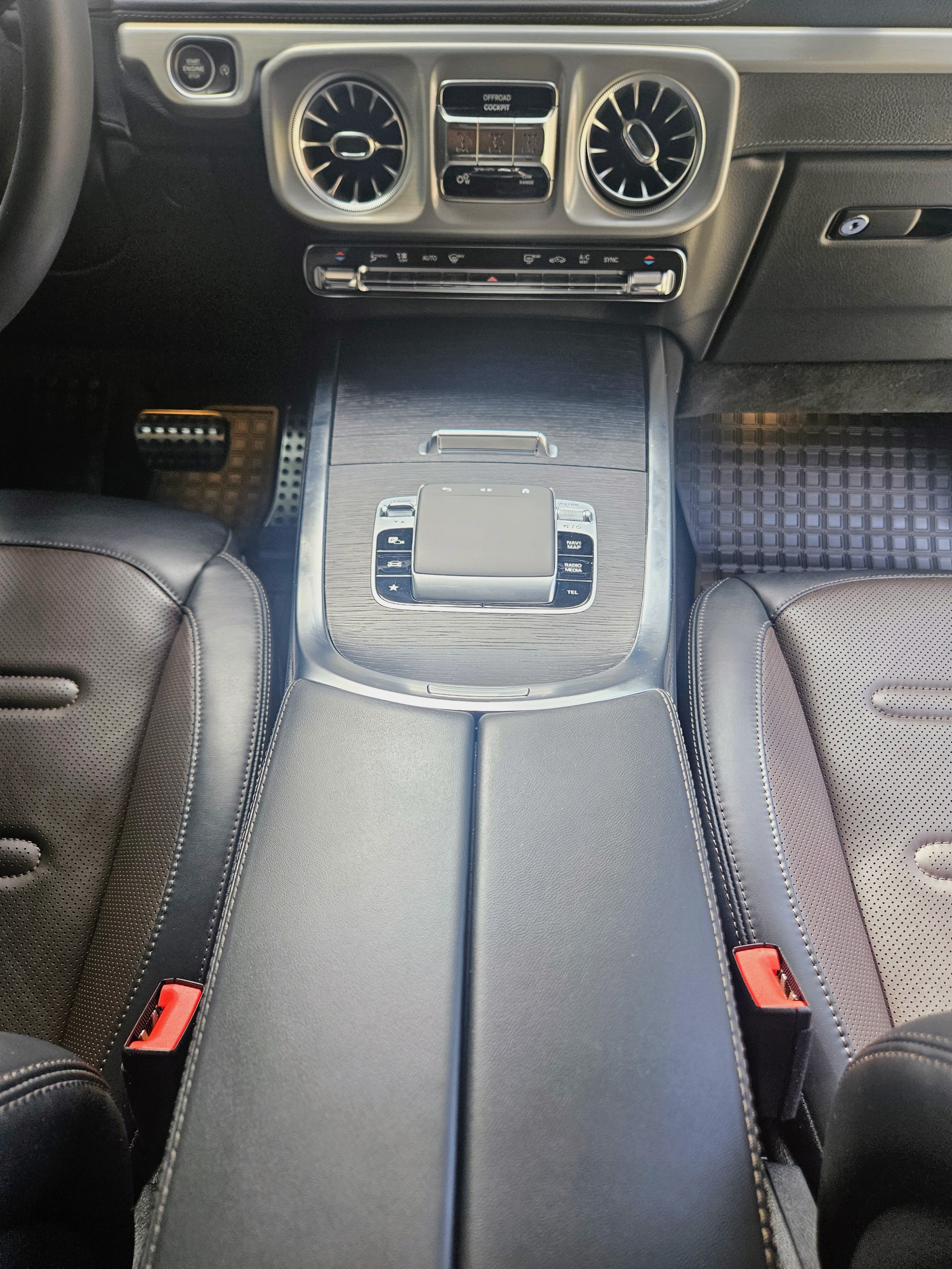 Used 2025 Mercedes-Benz G 550 image 27