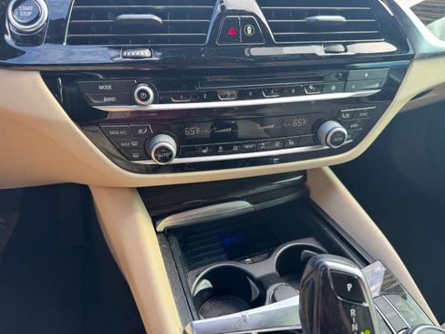 Used 2019 BMW 530e w/ Convenience Package RWD image 10