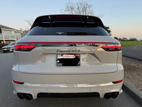 Used 2021 Porsche Cayenne GTS image 6