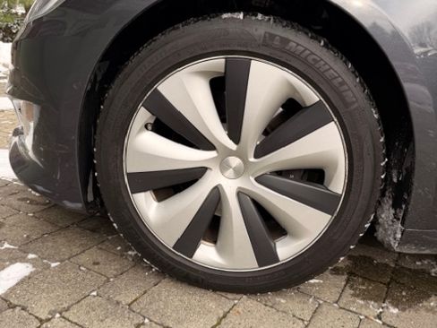 Used 2020 Tesla Model S Long Range Plus image 8