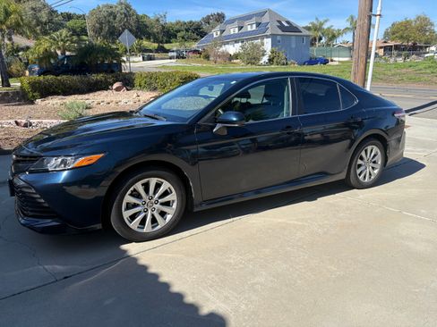 Used 2020 Toyota Camry LE w/ Carpet Mat Package image 14