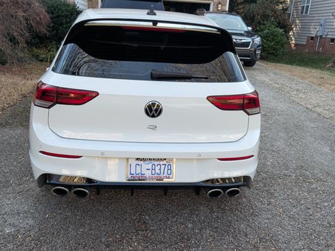 Used 2022 Volkswagen Golf R image 5