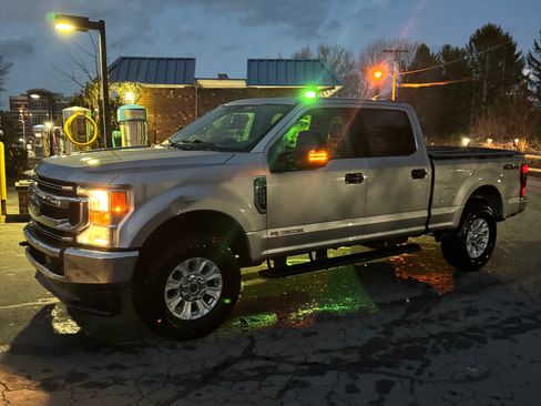 Used 2022 Ford F250 XLT image 6