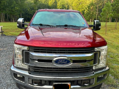 Used 2017 Ford F250 XLT w/ XLT Premium Package AWD/4WD image 6