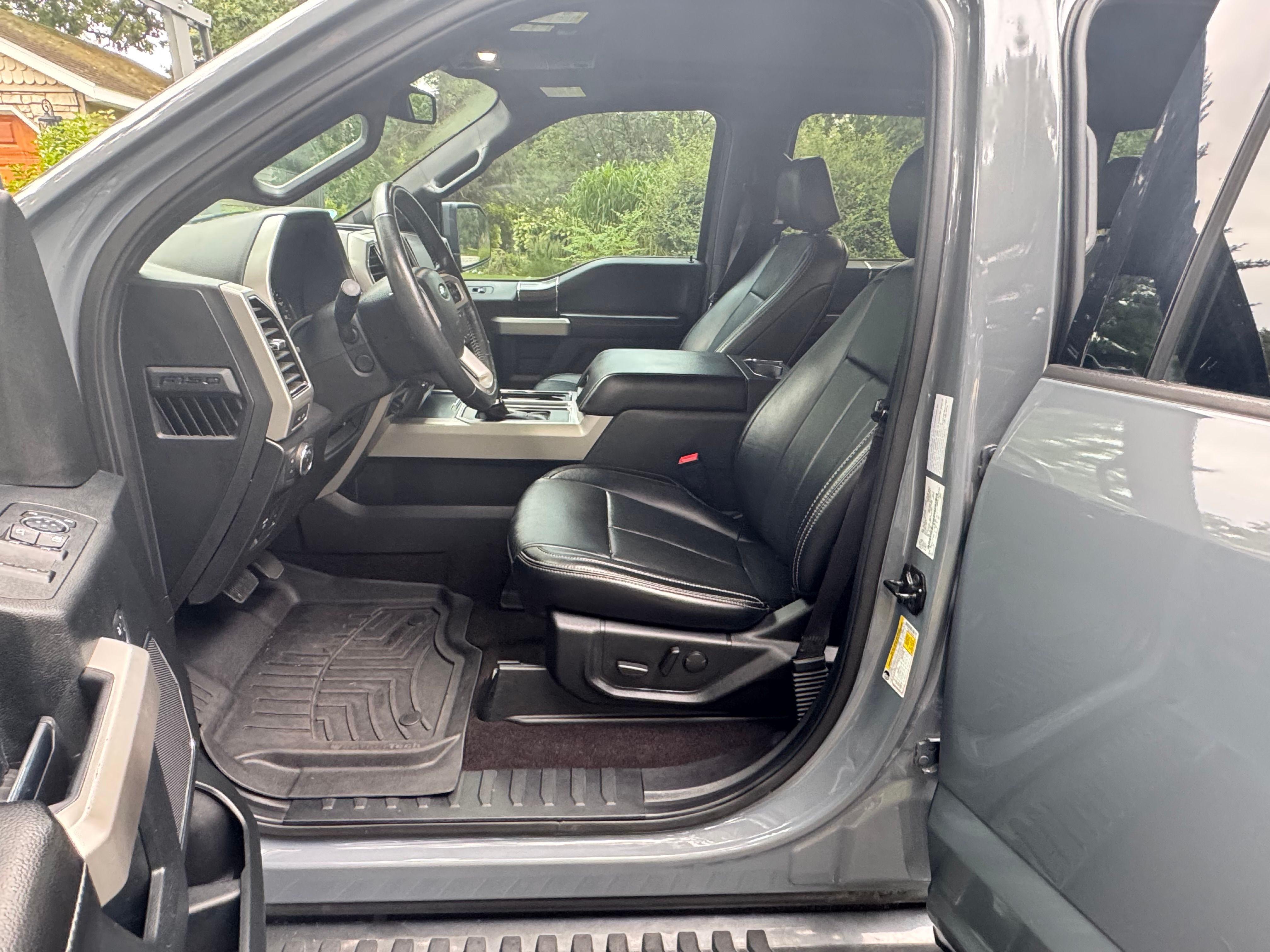 Used 2019 Ford F150 Lariat w/ Equipment Group 502A Luxury AWD/4WD image 11