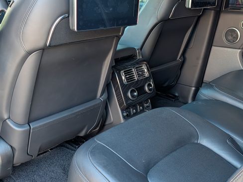 Used 2022 Land Rover Range Rover Autobiography image 19