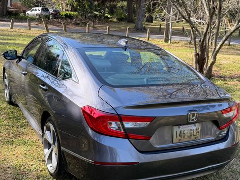Used 2020 Honda Accord Touring image 4