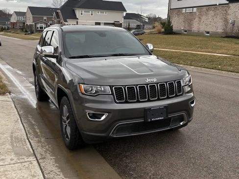 Used 2017 Jeep Grand Cherokee Limited AWD/4WD image 4