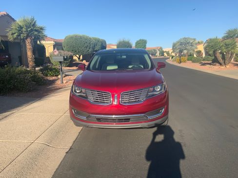 Used 2017 Lincoln MKX Select w/ Select Plus Package FWD image 2
