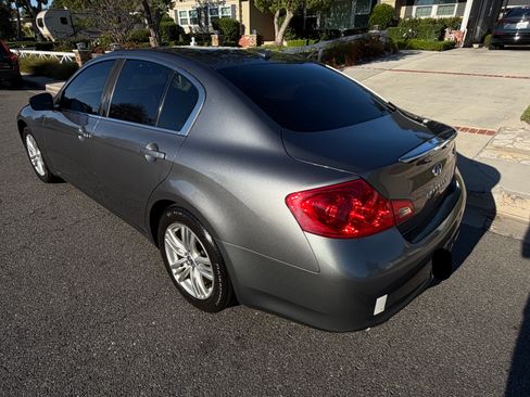 Used 2011 INFINITI G25 Journey w/ Moonroof Pkg image 10