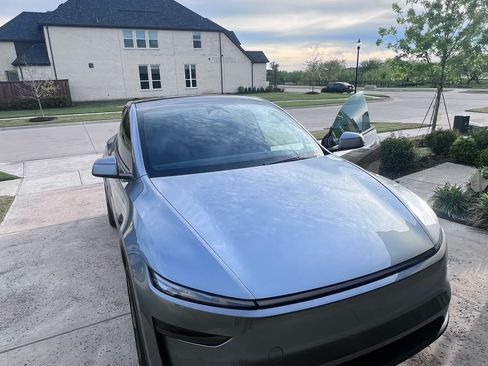 Used 2026 Tesla Model Y Long Range image 6