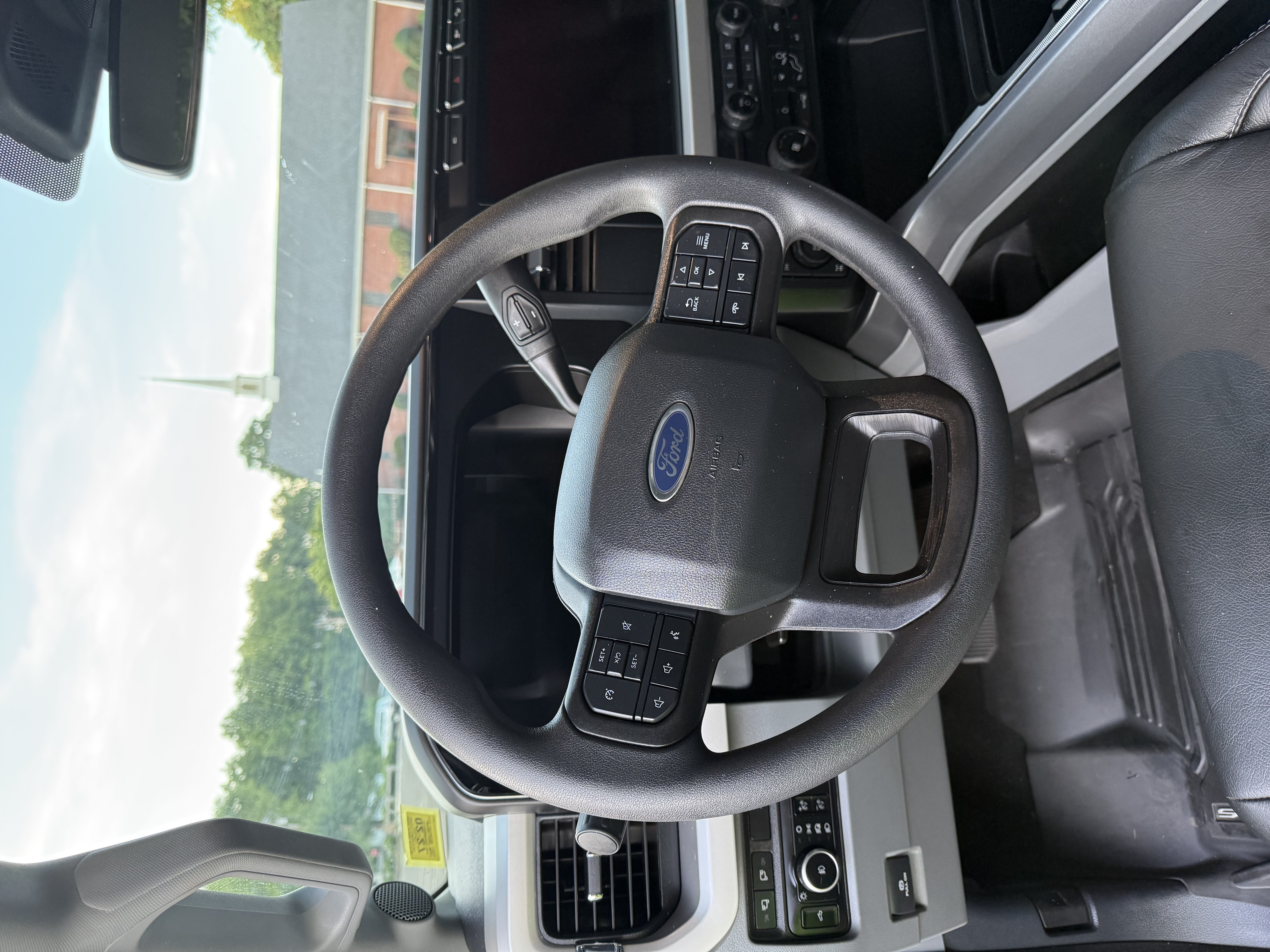 Used 2024 Ford F250 XLT w/ XLT Premium Package AWD/4WD image 11