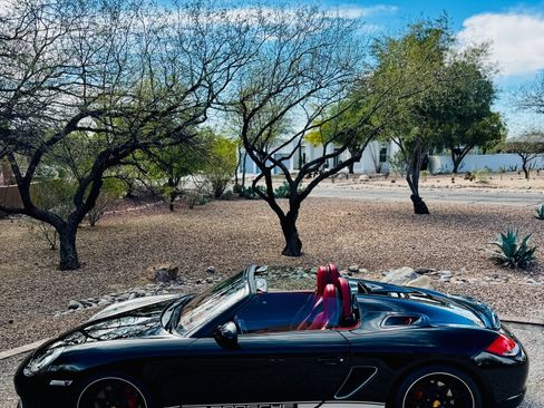 Used 2011 Porsche Boxster Spyder image 2