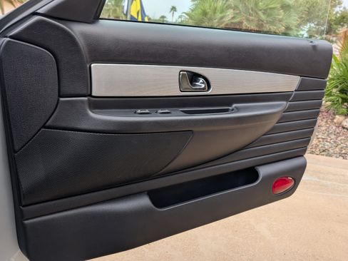 Used 2004 Ford Thunderbird image 6