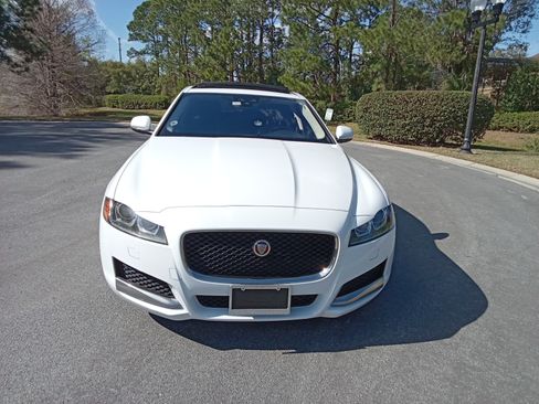 Used 2019 Jaguar XF Premium image 5