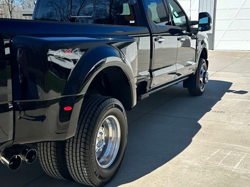 Used 2024 Ford F350 Limited image 6