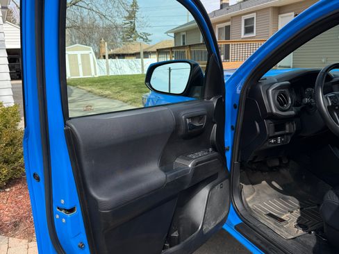 Used 2019 Toyota Tacoma TRD Pro AWD/4WD image 25