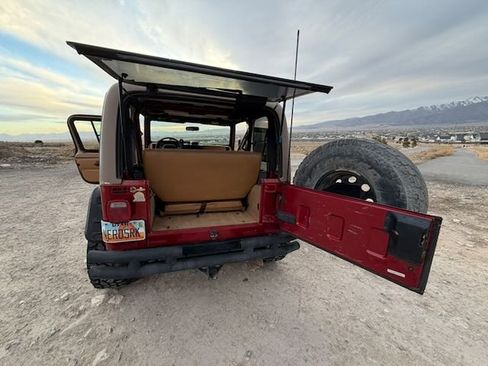 Used 1998 Jeep Wrangler SE image 17