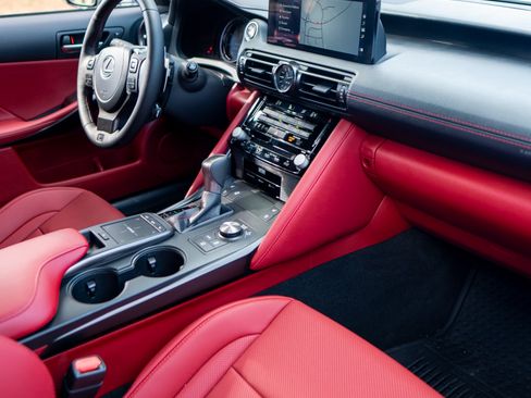 Used 2025 Lexus IS 500 image 9
