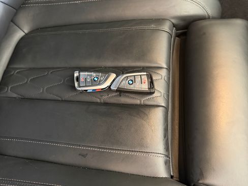 Used 2019 BMW X5 xDrive50i w/ M Sport Package AWD/4WD image 16