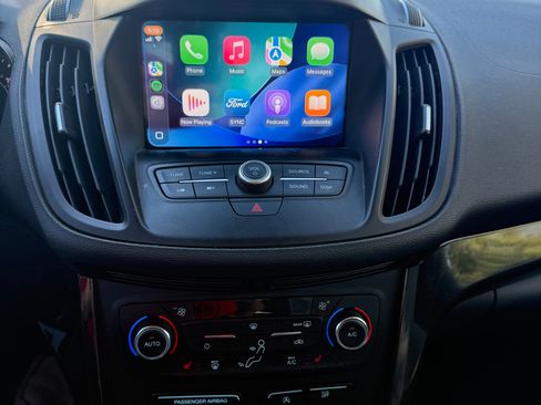 Used 2017 Ford Escape SE w/ Equipment Group 201A image 11