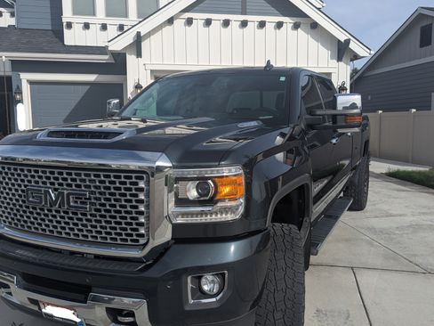 Used 2017 GMC Sierra 3500 Denali w/ Duramax Plus Package image 2