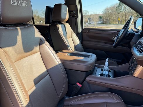 Used 2022 Chevrolet Tahoe High Country image 13