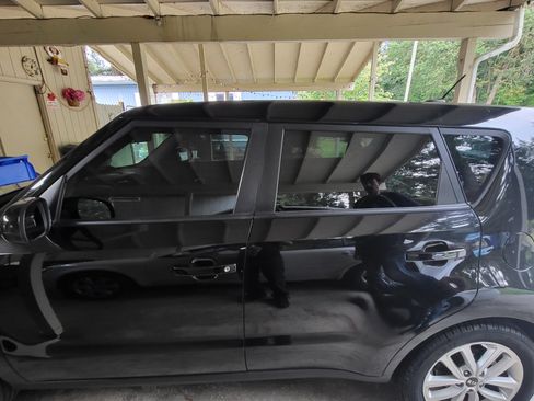 Used 2017 Kia Soul + image 15