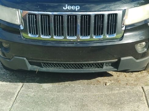 Used 2013 Jeep Grand Cherokee Laredo image 2