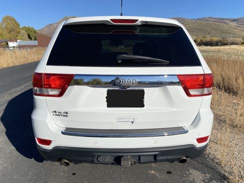 Used 2013 Jeep Grand Cherokee Limited w/ Trailer Tow Group IV AWD/4WD image 4