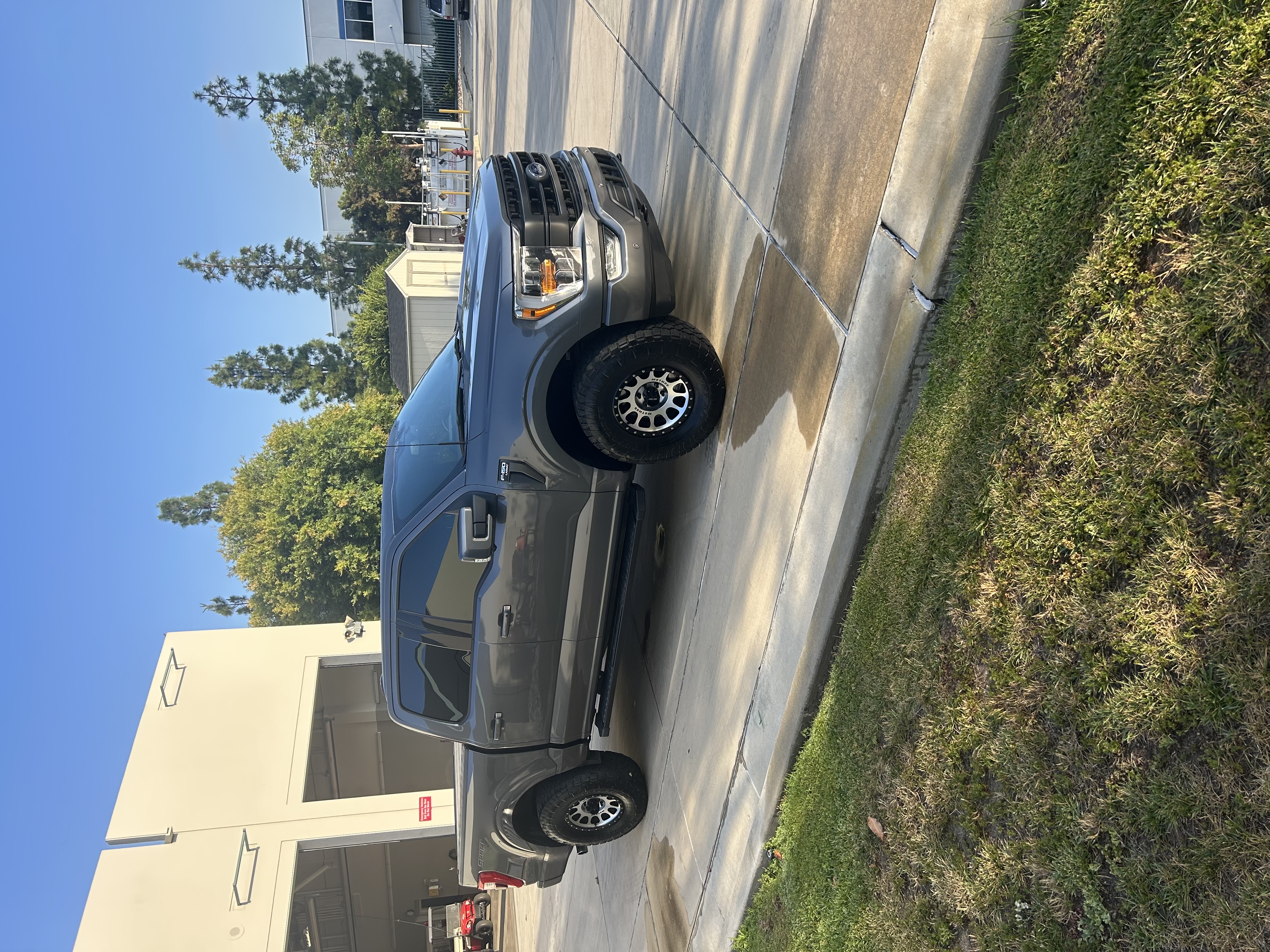 Used 2022 Ford F150 Lariat AWD/4WD image 8