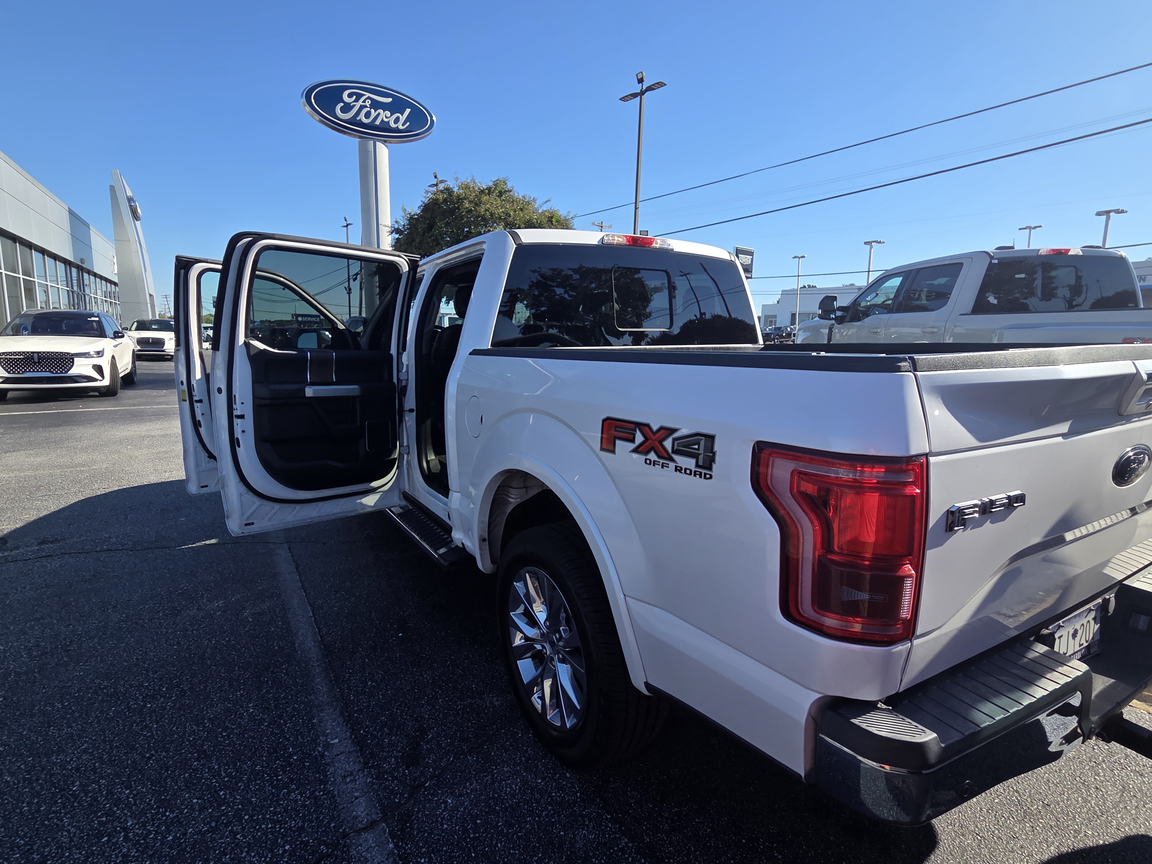 Used 2017 Ford F150 Lariat AWD/4WD image 9