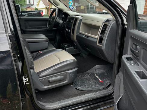 Used 2011 RAM 1500 ST RWD image 8