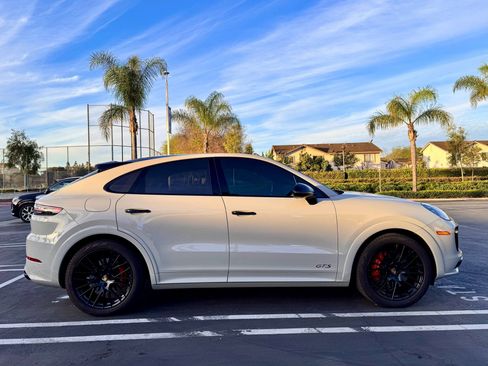 Used 2022 Porsche Cayenne GTS image 6