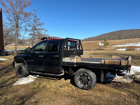 Used 2005 Dodge Ram 2500 Truck SLT w/ Sport Appearance Group image 10
