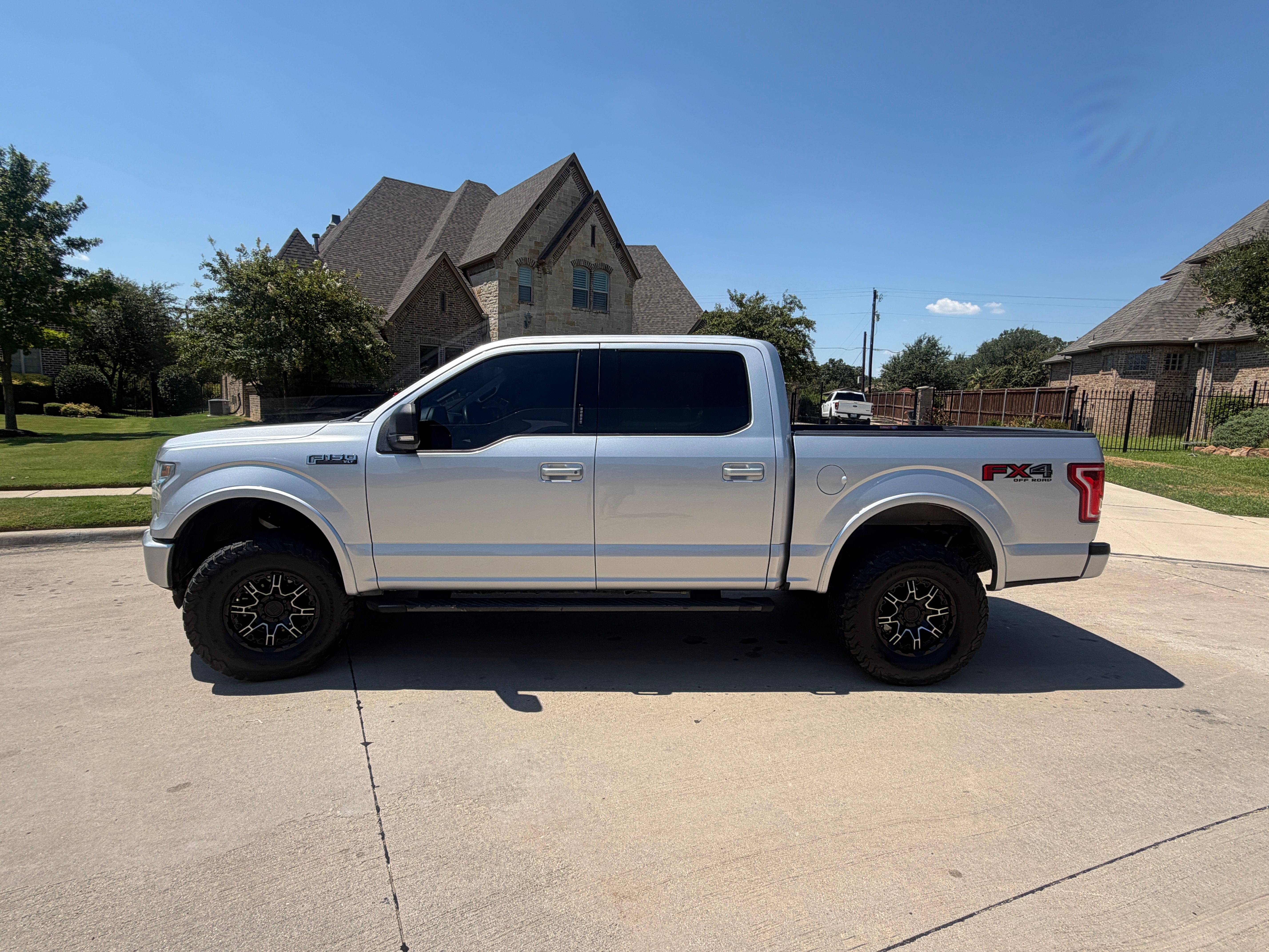 Used 2015 Ford F150 XLT w/ Equipment Group 302A Luxury AWD/4WD image 2