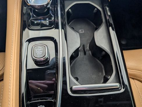 Used 2023 Volvo S90 T8 Ultimate image 15