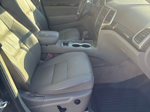 Used 2013 Jeep Grand Cherokee Laredo image 6