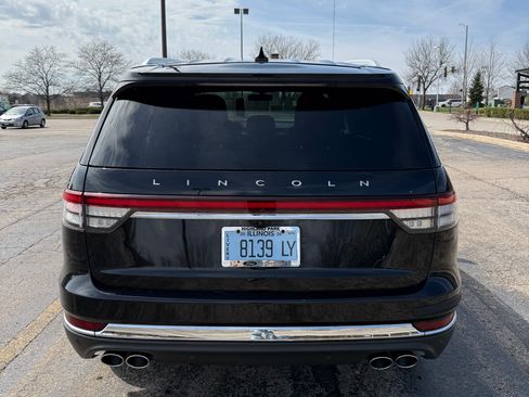 Used 2022 Lincoln Aviator AWD image 12
