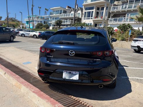 Used 2020 MAZDA MAZDA3 Hatchback w/ Premium Package FWD image 13