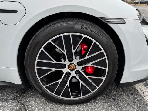 Used 2021 Porsche Taycan 4S image 9