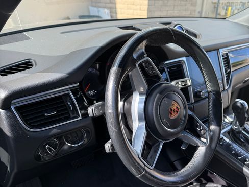 Used 2018 Porsche Macan Sport Edition image 4