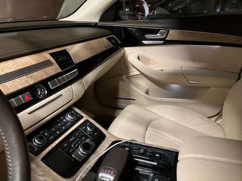 Used 2012 Audi A8 L 4.2 image 2