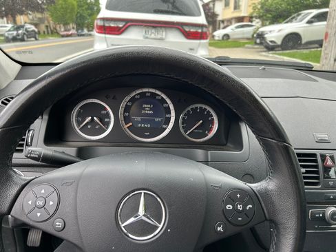 Used 2008 Mercedes-Benz C 300 4MATIC Sedan image 16